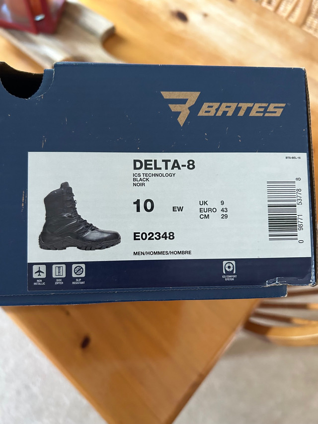 Bates Tactical Boots size 10 extra wide in Men's Shoes in Markham / York Region