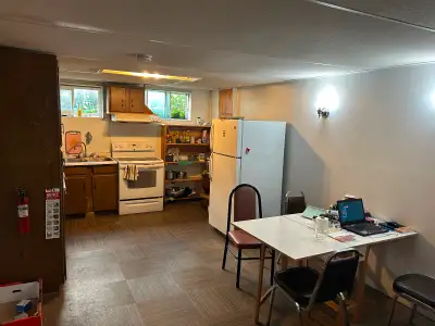 Furnished 3 bed basement near U of C, William Aberhart HS