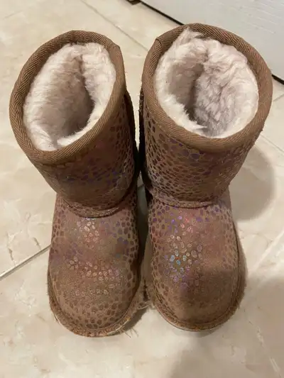 UGG Snow boot Toddler 8, View more
