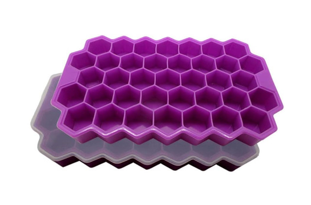 4 pack Honeycomb ice tray with Cover dans Congélateurs  à Ville de Montréal - Image 2