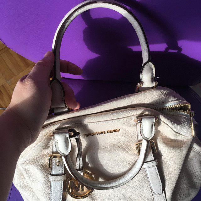 Handbag Sac à main Michael Kors dans Femmes - Sacs et portefeuilles  à Ville de Montréal - Image 4
