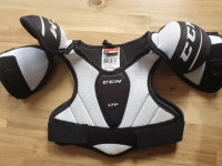 CCM Shoulder Pads YS $5