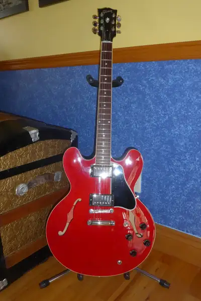2008 Gibson Memphis ES-335 Dot Red Gloss with Case and COA, View more