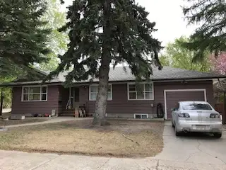 SHARE BASEMENT SUITE 4 BLOCKS FROM U OF S CAMPUS