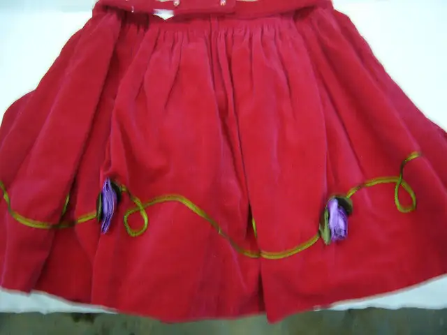 RED CHRISTMAS CHILD’S DRESS in Kids & Youth in Dartmouth - Image 5