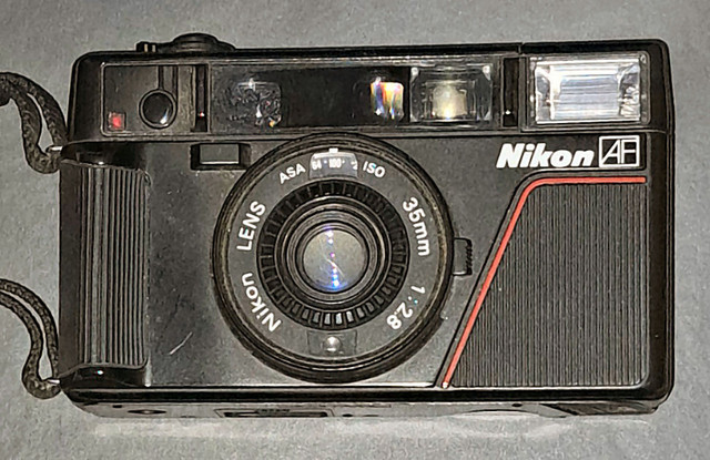 Nikon L35 AF Pikaichi Point & Shoot 35mm Camera JAPAN & Extras dans Appareils photo et caméras  à Ouest de l’Île
