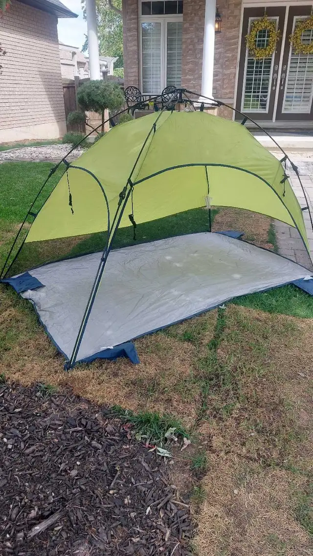 Beach sun shelter in Patio & Garden Furniture in Hamilton - Image 2