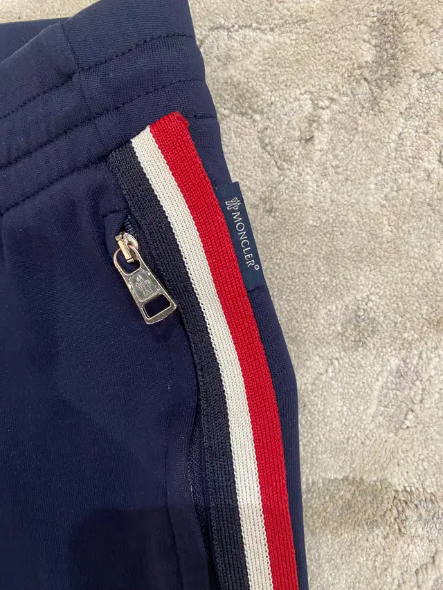 Moncler Sweatpants (Large) in Men's in City of Toronto - Image 4