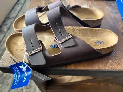 Birkenstock sandals men’s size 9, View more