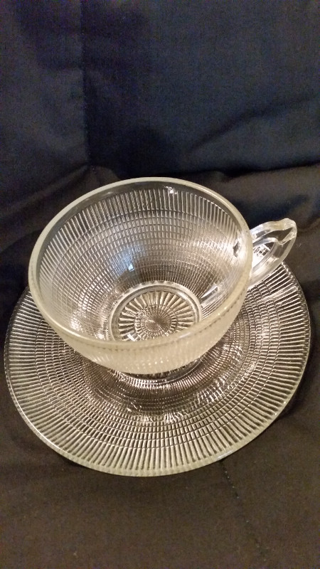 SAGUENAY DEPRESSION GLASS – LUNCHEON SET FOR 4 in Arts & Collectibles in Regina - Image 2