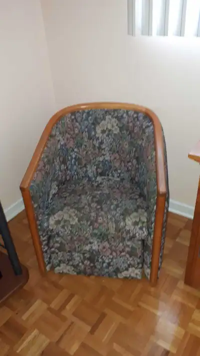 Deux fauteuils de qualité !, View more