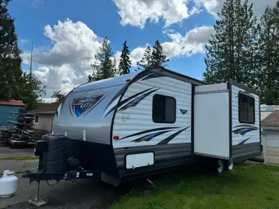 Salem Trailer – Family Bunkhouse | Slide-Out | Turn-Key Ready Looking for a clean, spacious, and ful...