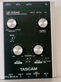 TASCAM  US-122 MK ll USB  2.0 Audio / MIDI Interface 