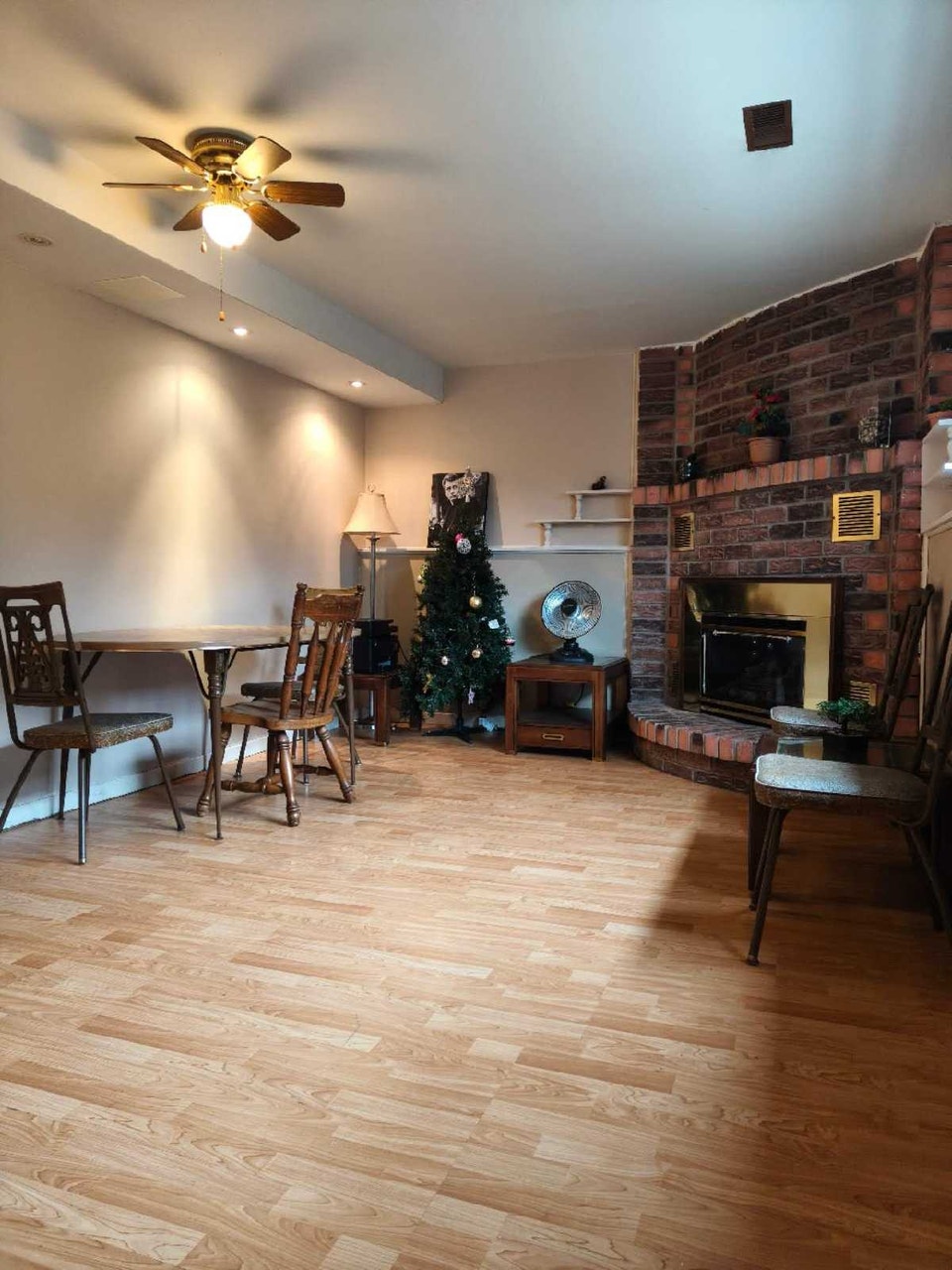 COZY ROOM FOR STUDENT 2