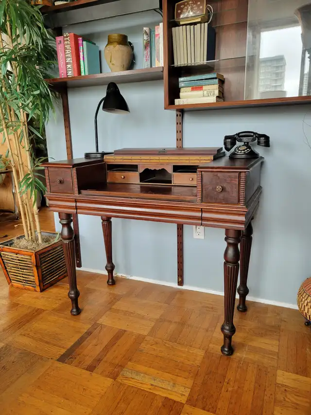 Antique Victorian Mahogany Secretary Desk in Desks in Downtown-West End - Image 4