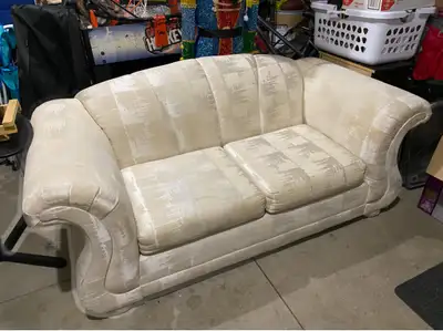 nice retro couch, View more