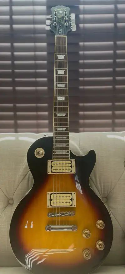 Epiphone Les Paul Standard Ace Frehley tribute, View more