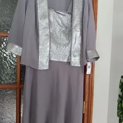 Dress 2 pieces ( Dress and Jacket) for all occasions - BRAND NEW - size 18 $85 Pickup Location: Erbs...