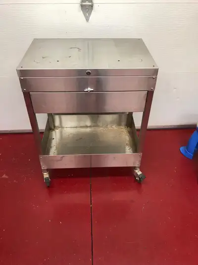 Stainless steel tool box on wheels. Located in community of Parkland SE Calgary $ 65.00 call 403-969...