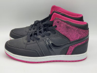 Ladies Shoes black & pink size 8 brand new/souliers noir et rose