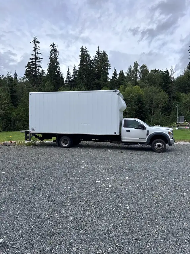 2019 ford F-550 box truck with Pallfinger liftgate in Cars & Trucks in Terrace - Image 2