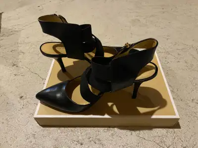 Women's Shoe - Designer & Brand Name Shoes (MK, UGG, Reebok), View more