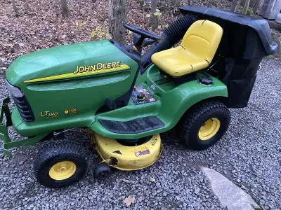 tracteur à gason John Deere, View more