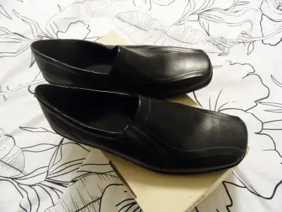 New ECCO  - Ladies Leather Shoe, View more