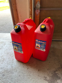 2x 20L / 5.3 Gal Fuel Jerry Can Jug Container $10 for both