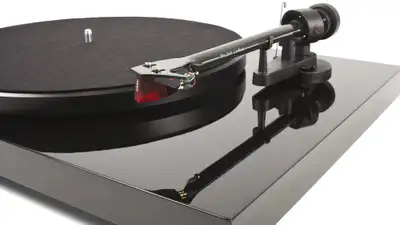Pro-ject Debut Carbon Turntable (Ortafon 2M Red Cartridge), View more