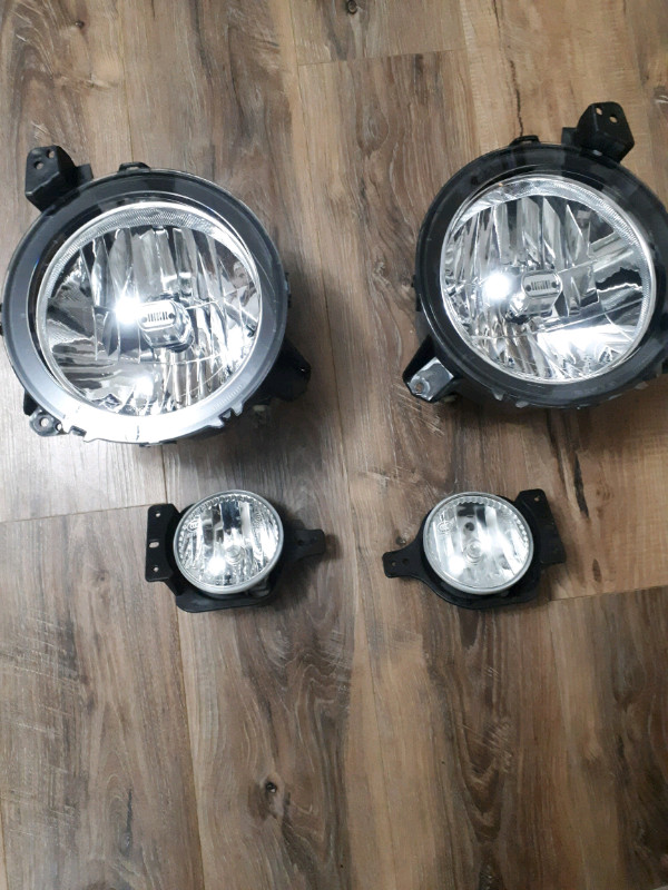 18-23 Jeep headlights and fogs in Auto Body Parts in Trenton