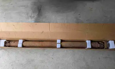 I am selling a driveshaft from a Ram 1500. The issue with driveshaft is that it is missing a weight....