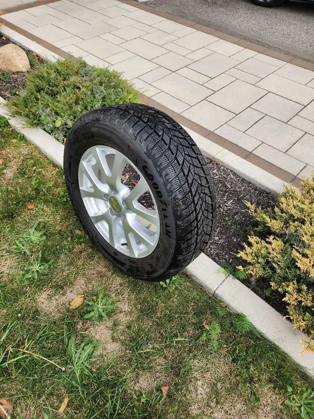 Goodyear UltraGrip Performance+ (225/65 R17) winter tires in Tires & Rims in Ottawa - Image 3