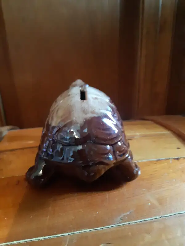 $25.00 ~ RARE  Pottery Tortoise Bank ~ in Arts & Collectibles in St. Catharines - Image 3