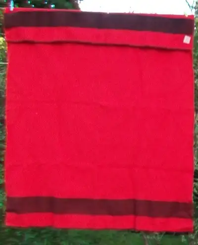 Couverture HORN BROS. Throw/Blanket, View more
