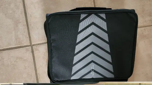 3 ring binder plus (mead) in Laptop Accessories in Oakville / Halton Region - Image 3