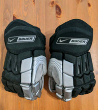 Hockey gloves 