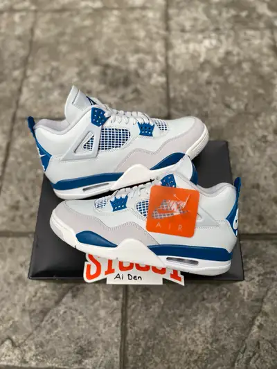 Jordan 4 Military Blue (2024) Size 9.5, View more