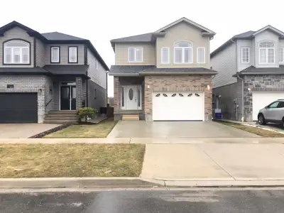 Detached 4 bedroom 2.5 bath available for lease in Cambridge