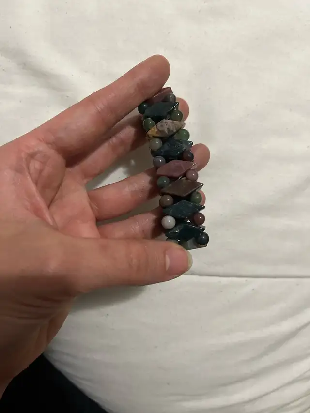 Semi-Precious Stone Bead bracelets in Arts & Collectibles in Edmonton - Image 5