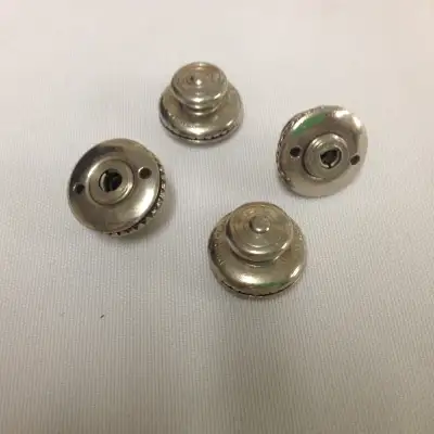 PIÈCES POUR TONNEAU COVER, TAPIS INTÉRIEUR AUTO, PIÈCES POUR FOG LAMP, BLANC DE CLÉ, AMPOULES. ILS P...