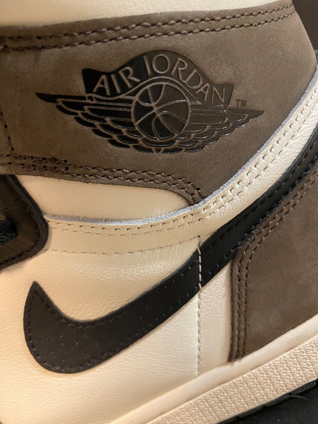 Air Jordan 1 Mocha - UA - Men’s Size 9 in Men's Shoes in Hamilton - Image 2