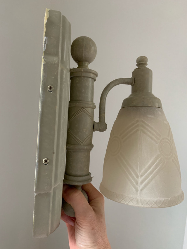 Light fixture Sconces  in Indoor Lighting & Fans in Pembroke - Image 2