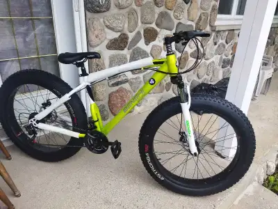 Vélos Fat Bike 26 pouces (Neuf) | Bicycle Fat Bike 26 inch, View more