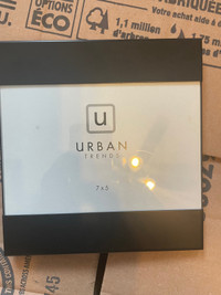 Urban Trends black and glass picture frame
