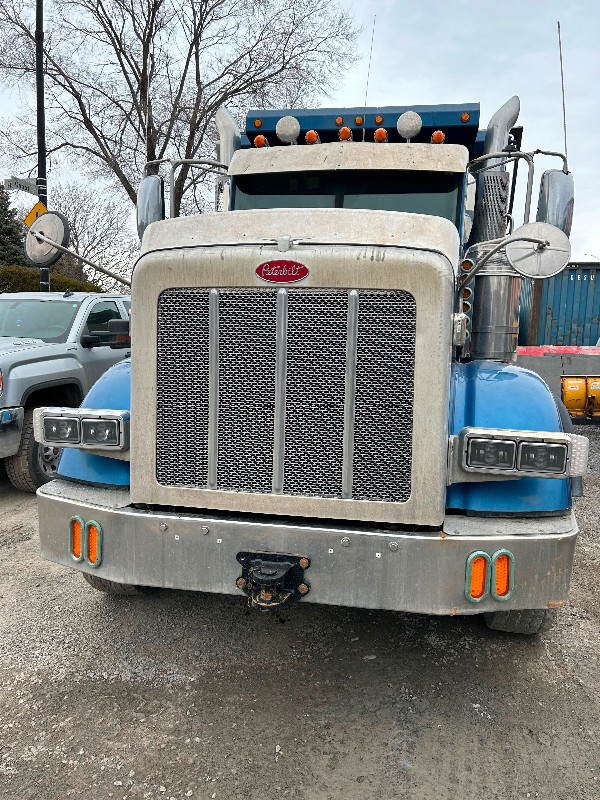 Camion 12 roues dompeur dans Camions lourds  à Ville de Montréal - Image 2