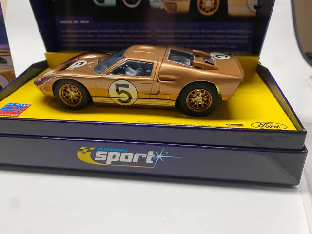 SCALEXTRIC SPORT C2465A GT40 MKII SLOT CAR in Toys & Games in City of Toronto - Image 3