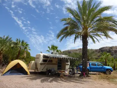 Bigfoot 19B 1986 The well-kept and rare 19’ model is lightweight and pulls easily. Electric brakes a...