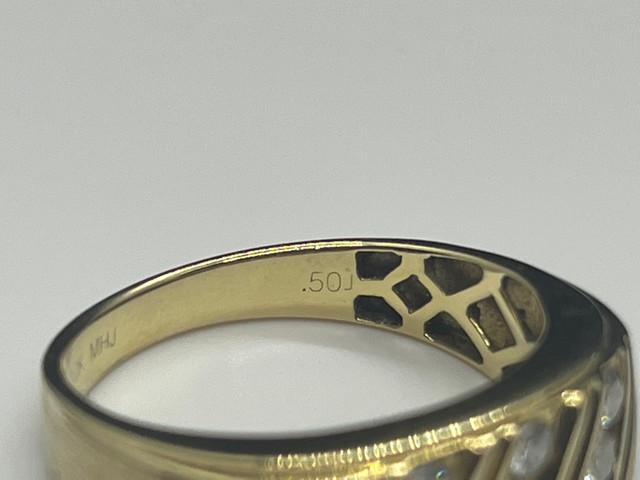 MENS DIAMOND / GOLD RING in Jewellery & Watches in Hamilton - Image 3