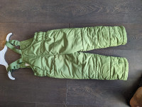 Kids snow pants for 3-4 years old. Great quality. Good as new